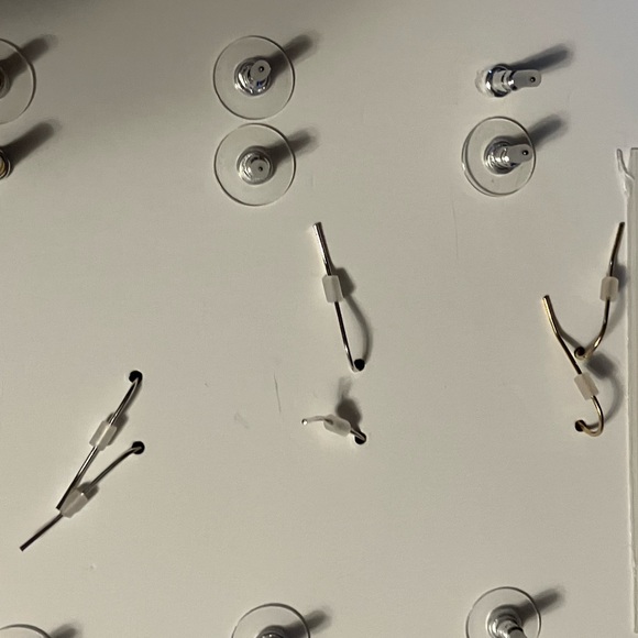 🌸Napier 12 Days Of Earrings - Picture 9 of 9